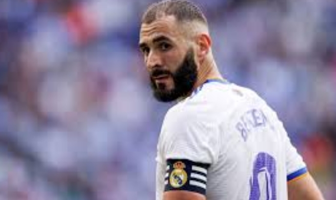 كريم بنزيمة يروي كيف تختلف بداية مسيرته في ريال مدريد عن بداية كيليان مبابي