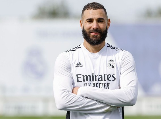 أجاب بنزيمة ما إذا كان بإمكانه التغلب على رونالدو في سباق أفضل الهدافين في دوري المحترفين